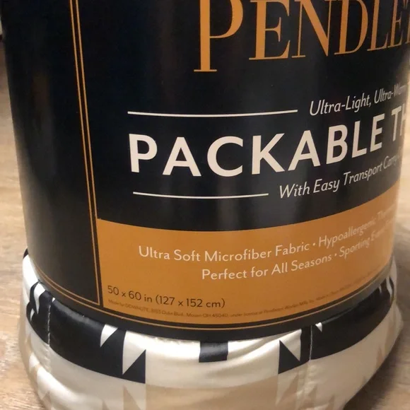 Brand 🆕💖💖💖 PENDLETON packable throw. - Picture 3 of 8
